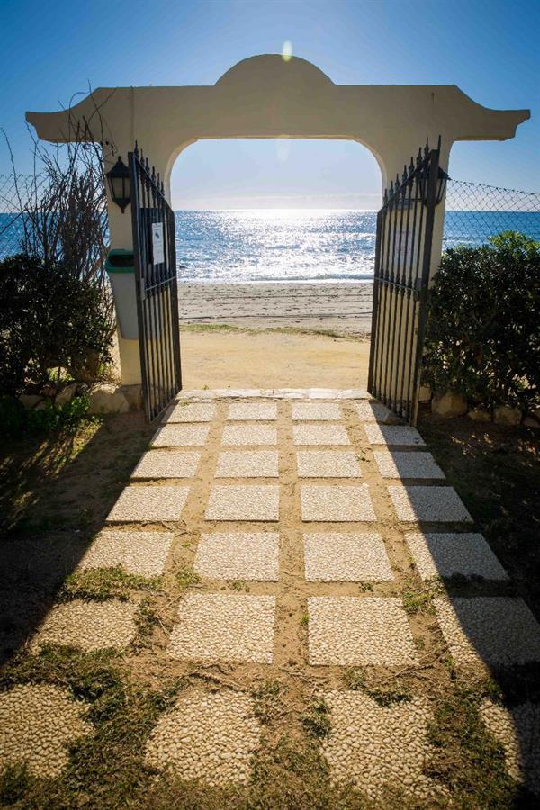 Holidays2Riviera Sea Side Front Beach Sitio de Calahonda Εξωτερικό φωτογραφία
