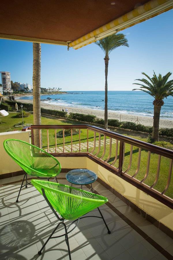 Holidays2Riviera Sea Side Front Beach Sitio de Calahonda Εξωτερικό φωτογραφία